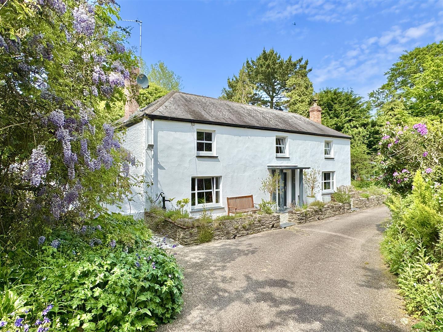 4 bed property in , Truro